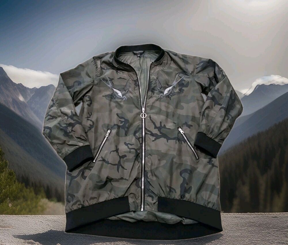 ROCK and REPUBLIC CAMO WINDBREAKER EMBROIDERED SWALLOWS MEN'S SIZE LARGE EUC
